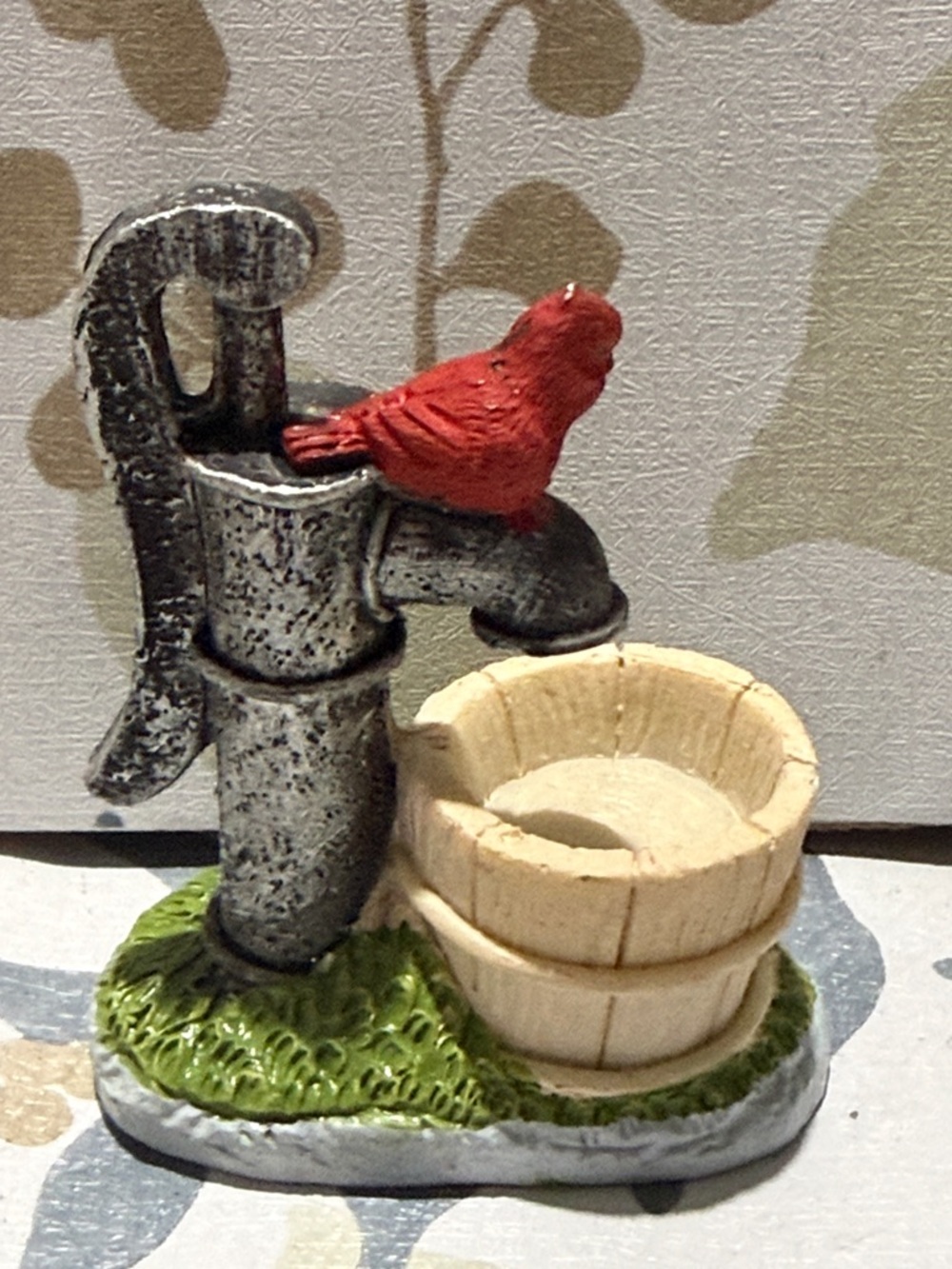 Decorative Red Bird Fountain Accent with Beige Bucket - Picture 3 of 5